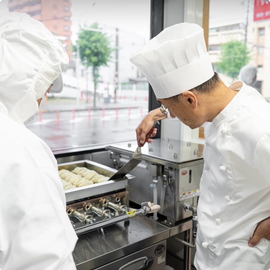 それぞれの特技を生かしてみんなで作る。